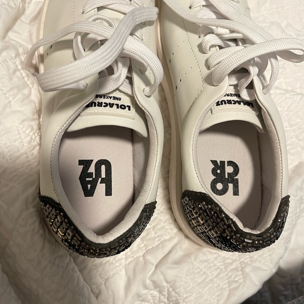 Lola Cruz smiley face sneaker - Picture 4 of 11